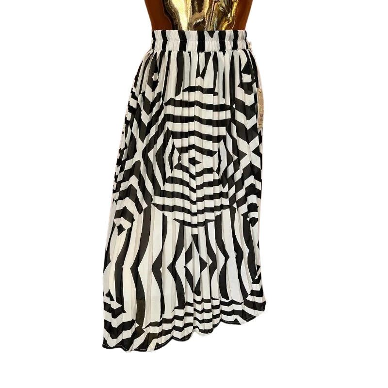 Monochrome Geo Pleated Skirt